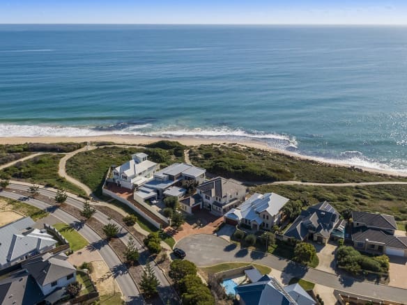 24 Hideaway Cove Halls Head beachfront home for sale