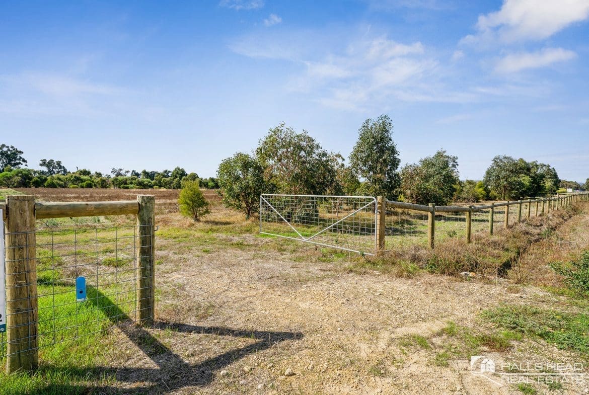 North Dandalup land for sale_Lot 49 Hasluck Circuit North Dandalup entry gate
