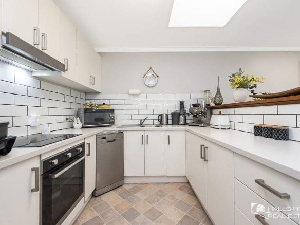 Mandurah Units For Sale - Kitchen of Unit 4, 10 Stevenson St DUDLEY PARK WA 6210