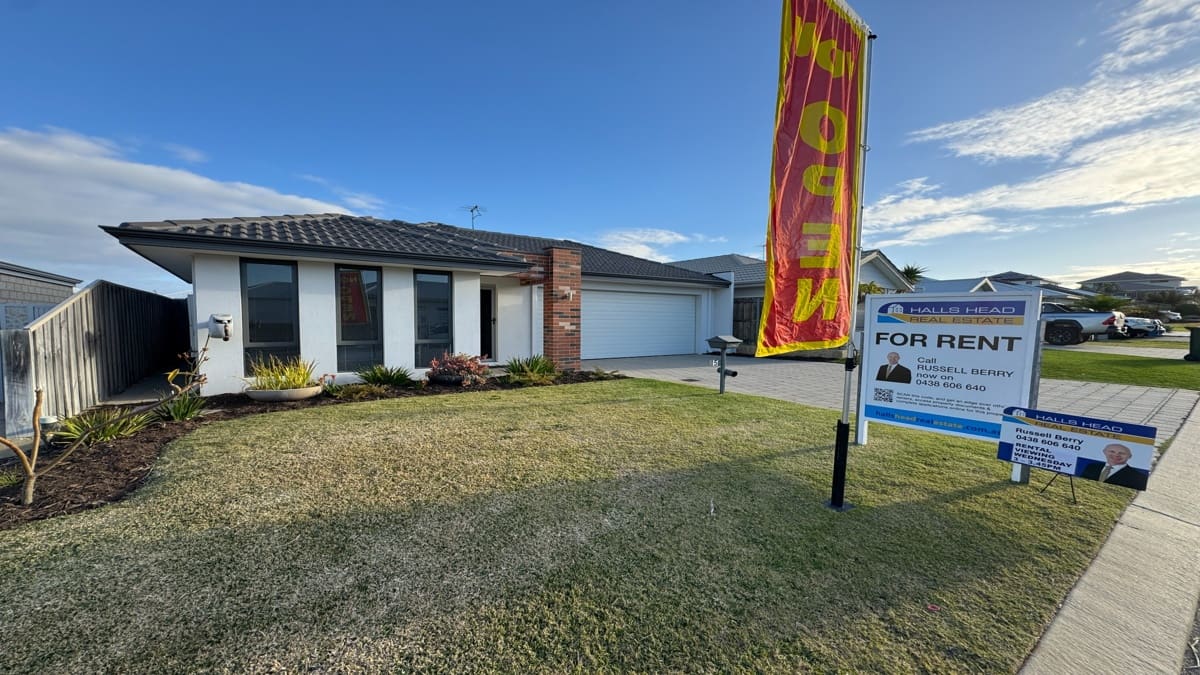 Rental home in Halls Head
