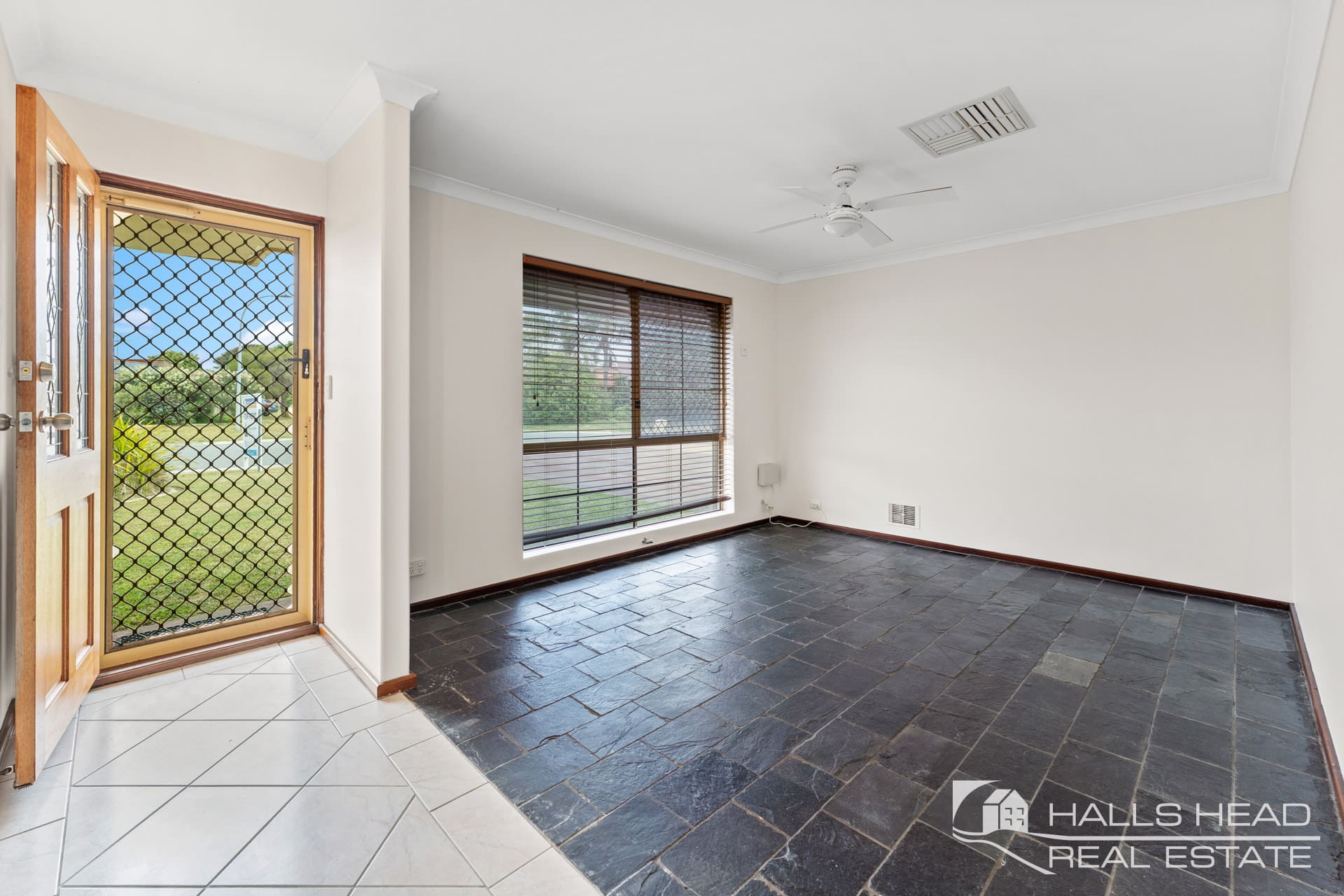 20B Sandford Crescent HALLS HEAD 14 20B Sandford Crescent Halls Head 13