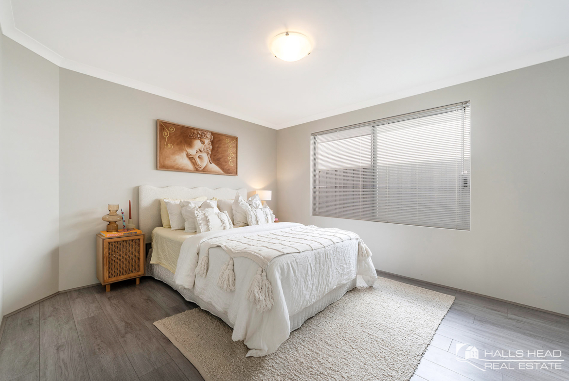 master bedroom ensuite Halls Head property