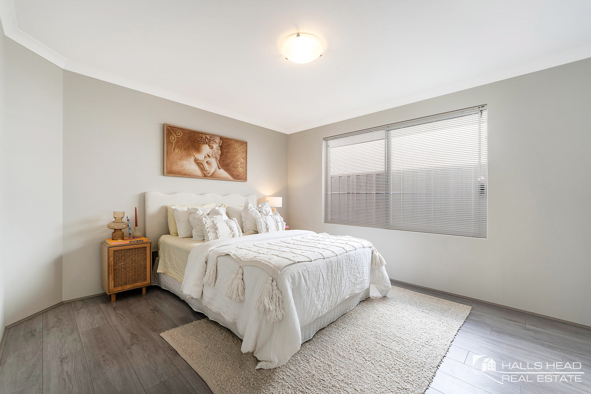 7 Teneriffe Rise Halls Head_17 master bedroom ensuite Halls Head property