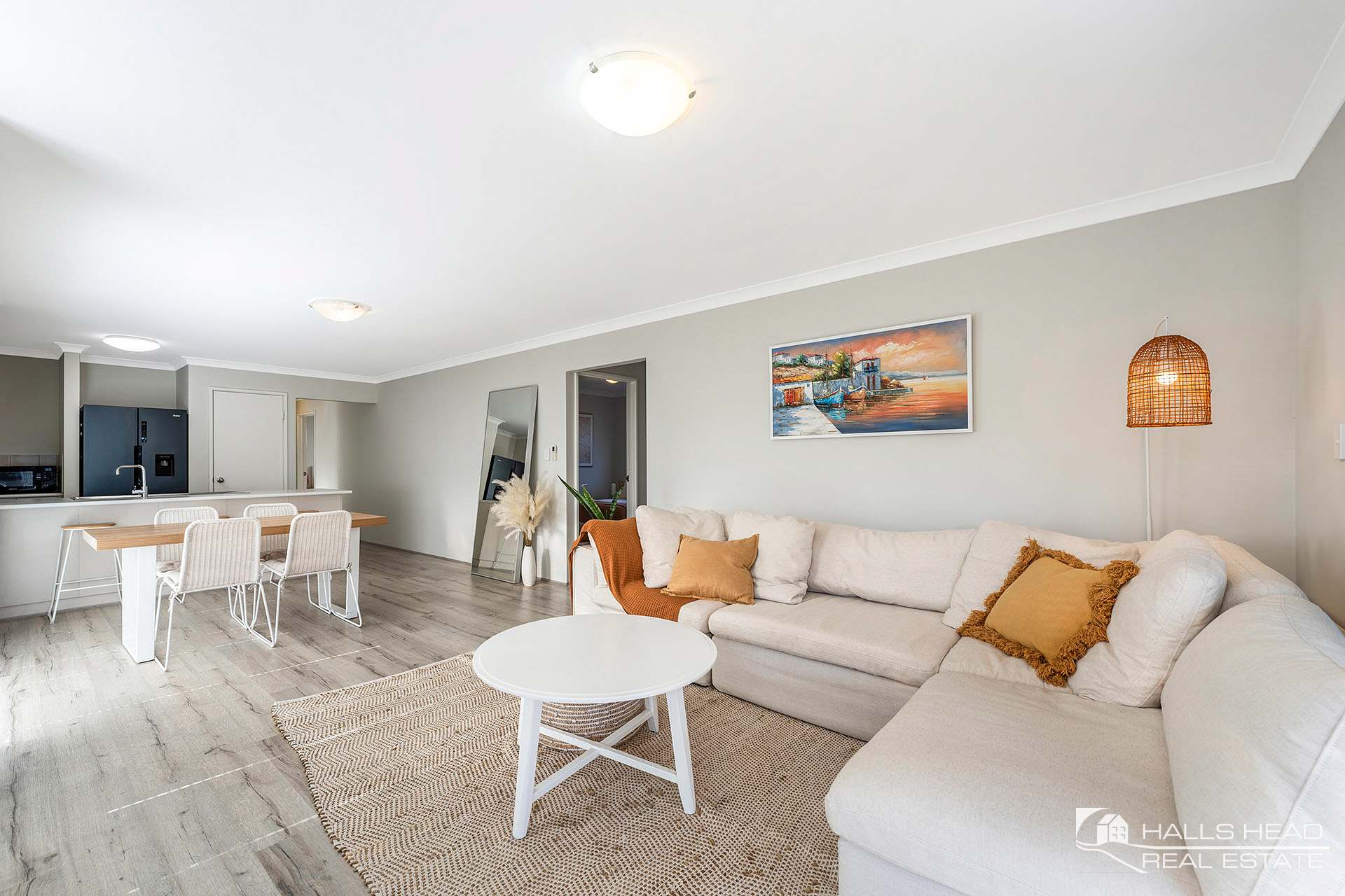 Halls Head Home for Sale 7 Teneriife Rise open plan living 7 Teneriffe Rise Halls Head
